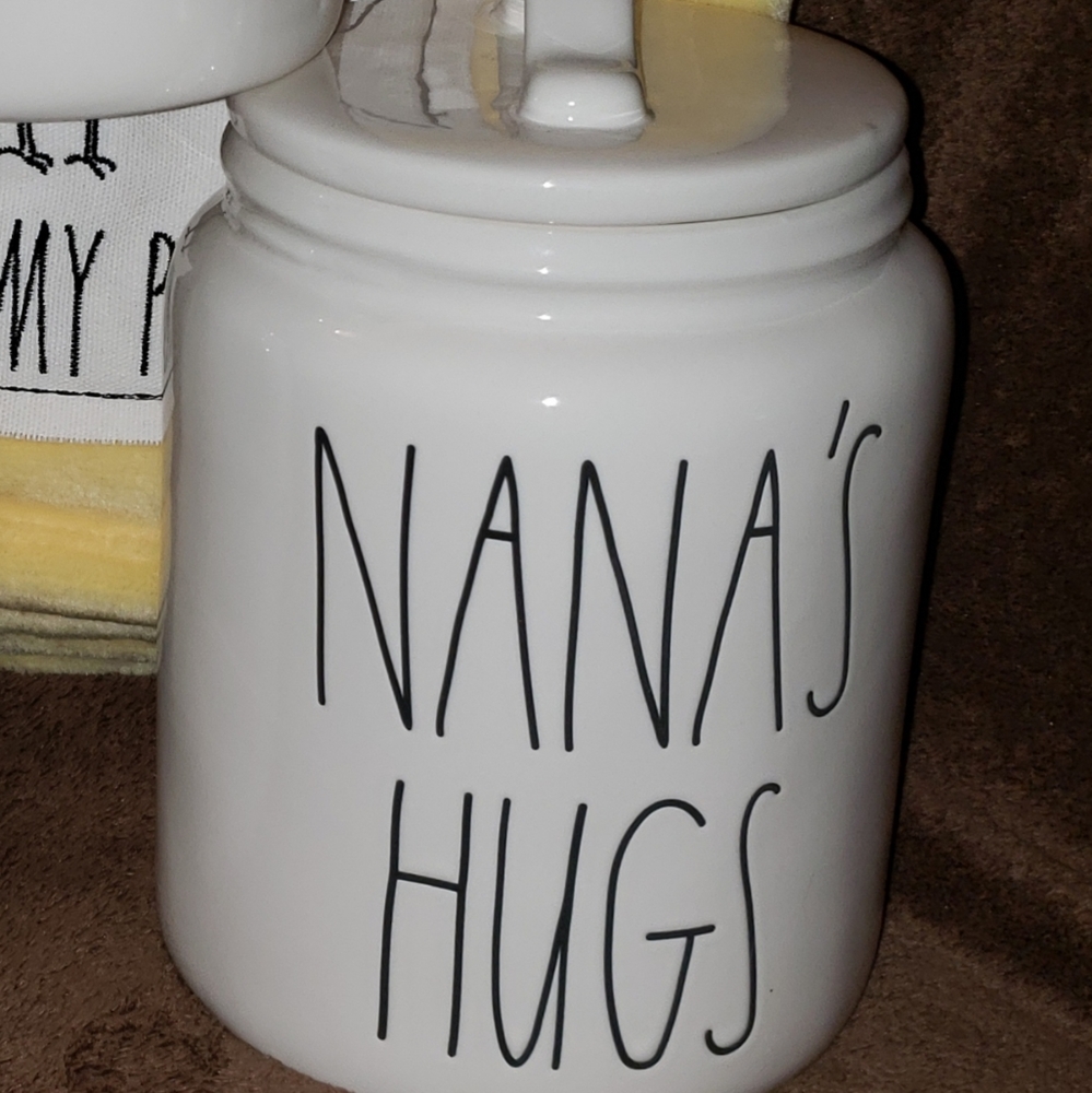 Rae Dunn canister